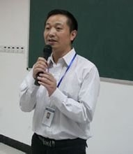 巨人雷式学校校长雷俊峰